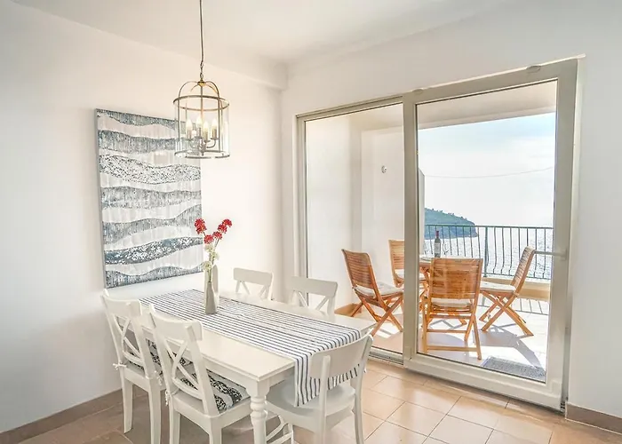 Vekarini Two-bedroom With A View