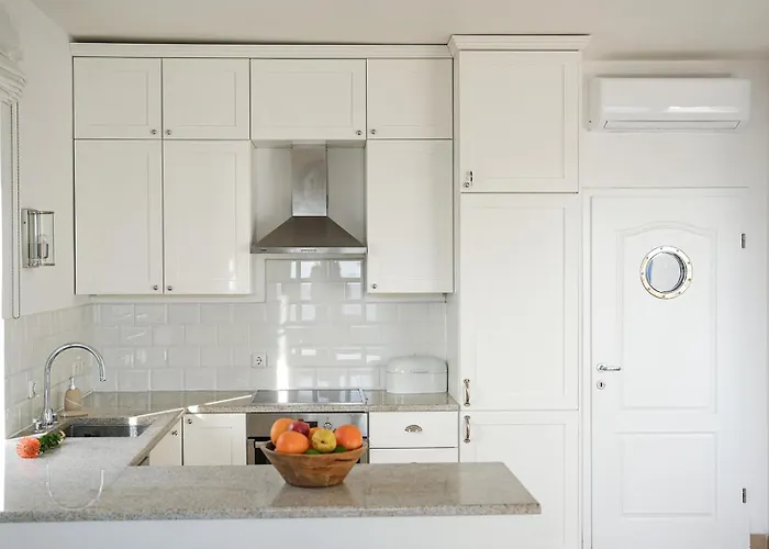 Vekarini Two-bedroom With A View شقة *