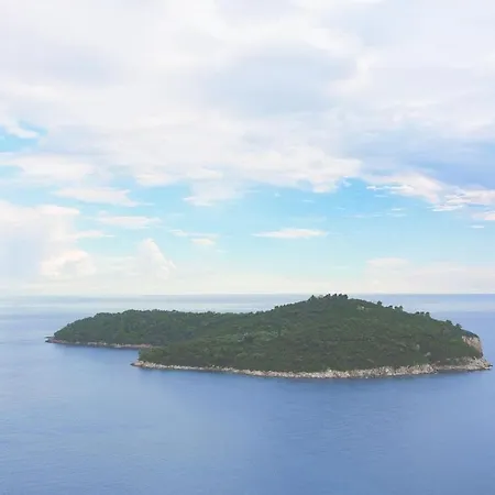 Vekarini Two-bedroom With A View Apartment