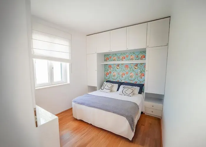 Lejlighed Vekarini Two-bedroom With A View *