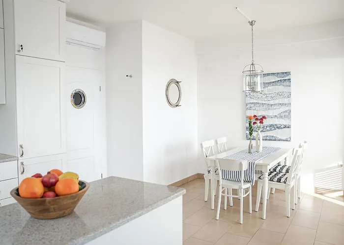 Lejlighed Vekarini Two-bedroom With A View